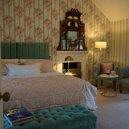 Pensjonat Bedford House & Hall *