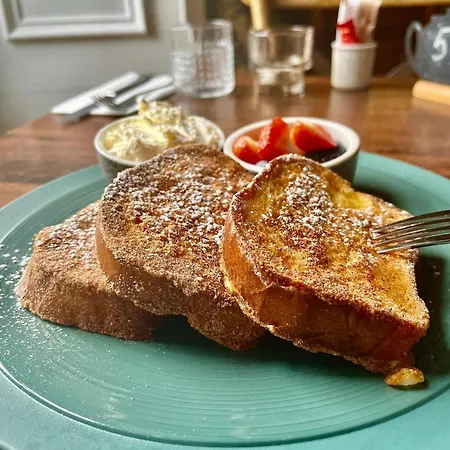 Bedford House & Hall 3*