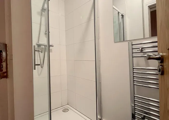 Bedford House & Hall 3*